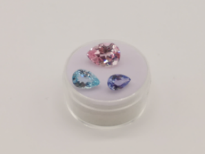 �{(l��n)��ʯ��һ�����{(l��n)ɫ�Ğ�ʲô߀���{(l��n)��ʯ���ǳ���˓εĆ᣿